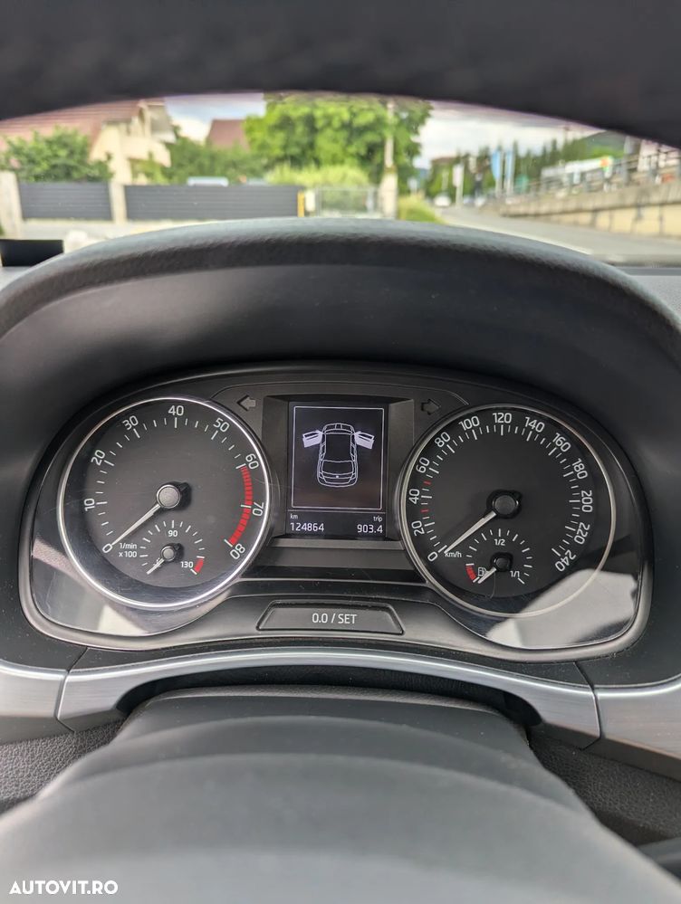 Skoda Fabia 1.0 MPI Style - 8