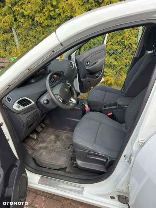 Renault Scenic 1.9 dCi Tech Run - 12