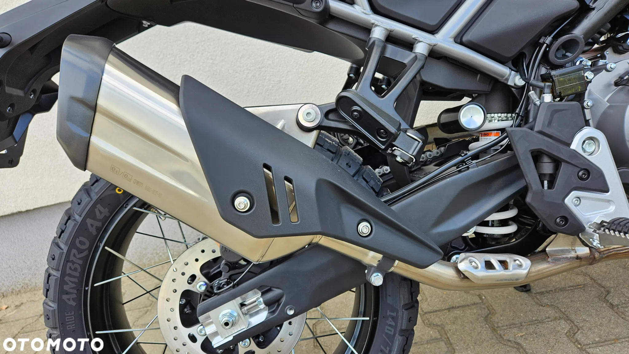 CFMoto MT - 9