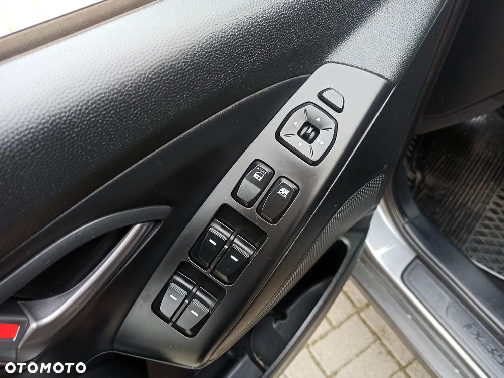 Hyundai ix35 1.7 CRDi 2WD Fifa World Cup Edition - 27