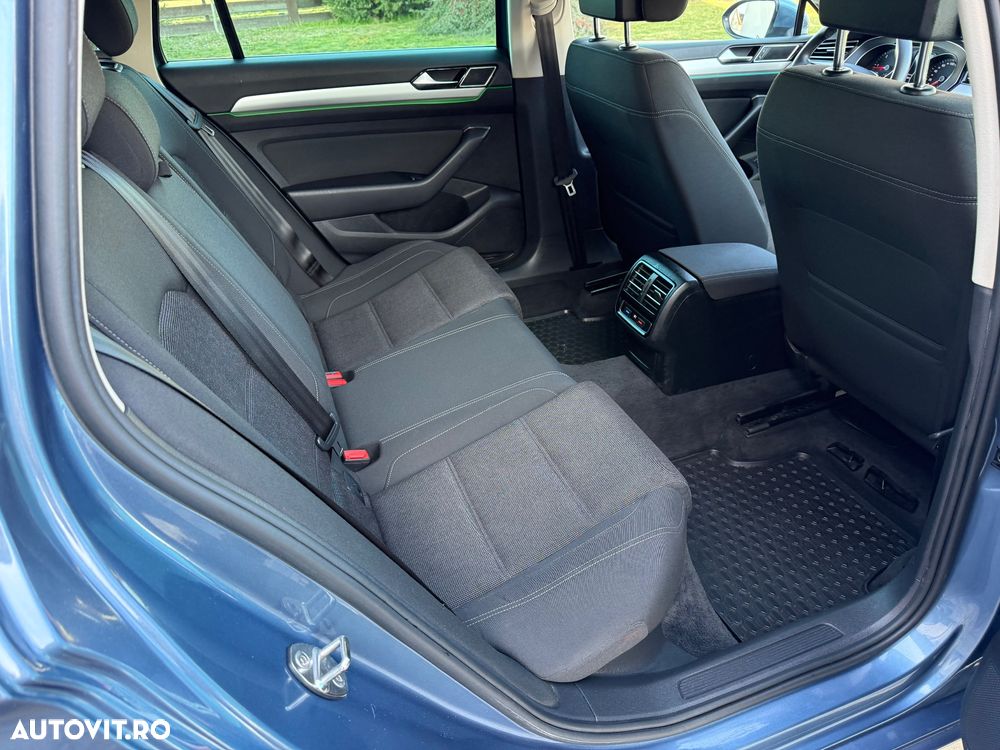 Volkswagen Passat - 16