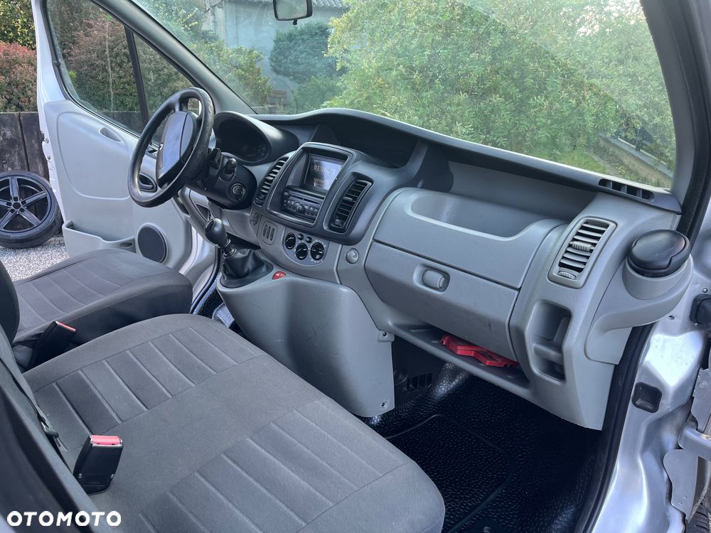 Renault Trafic - 16