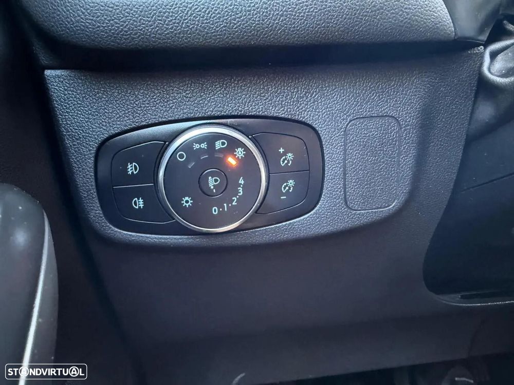 Ford Focus 1.0 EcoBoost Titanium - 28