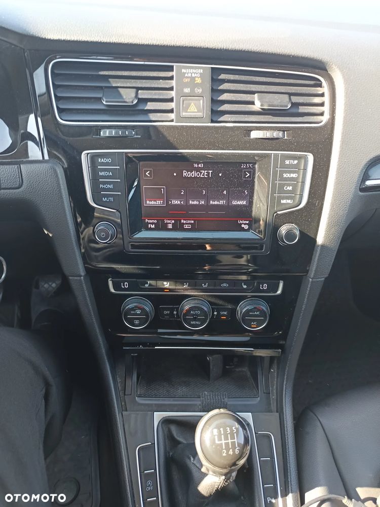 Volkswagen Golf 1.6 TDI BlueMotion Comfortline - 9