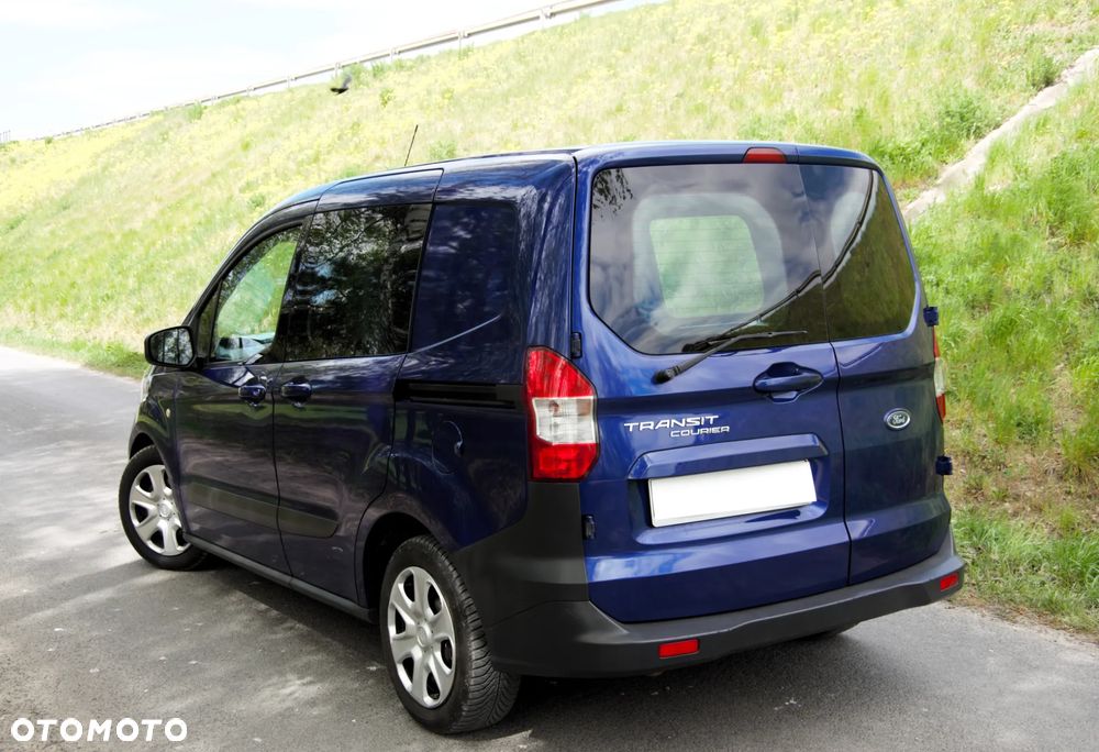 Ford Transit Courier - 4