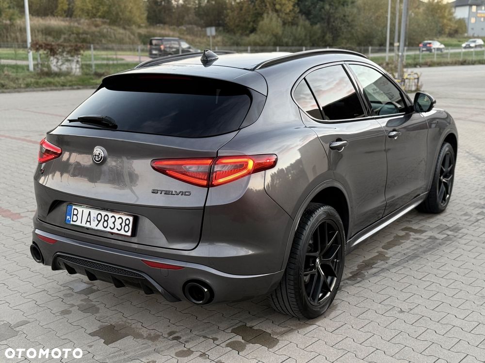 Alfa Romeo Stelvio 2.0 Turbo Veloce TI Q4 - 15