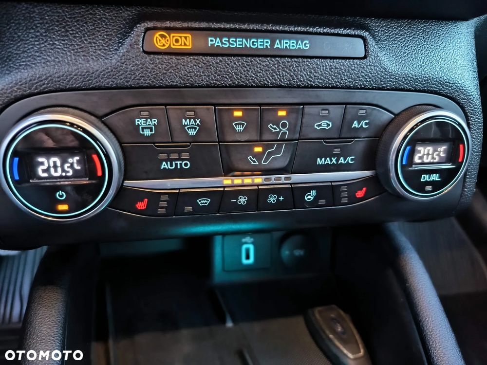Ford Focus 1.5 EcoBlue Start-Stopp-System TITANIUM DESIGN - 9