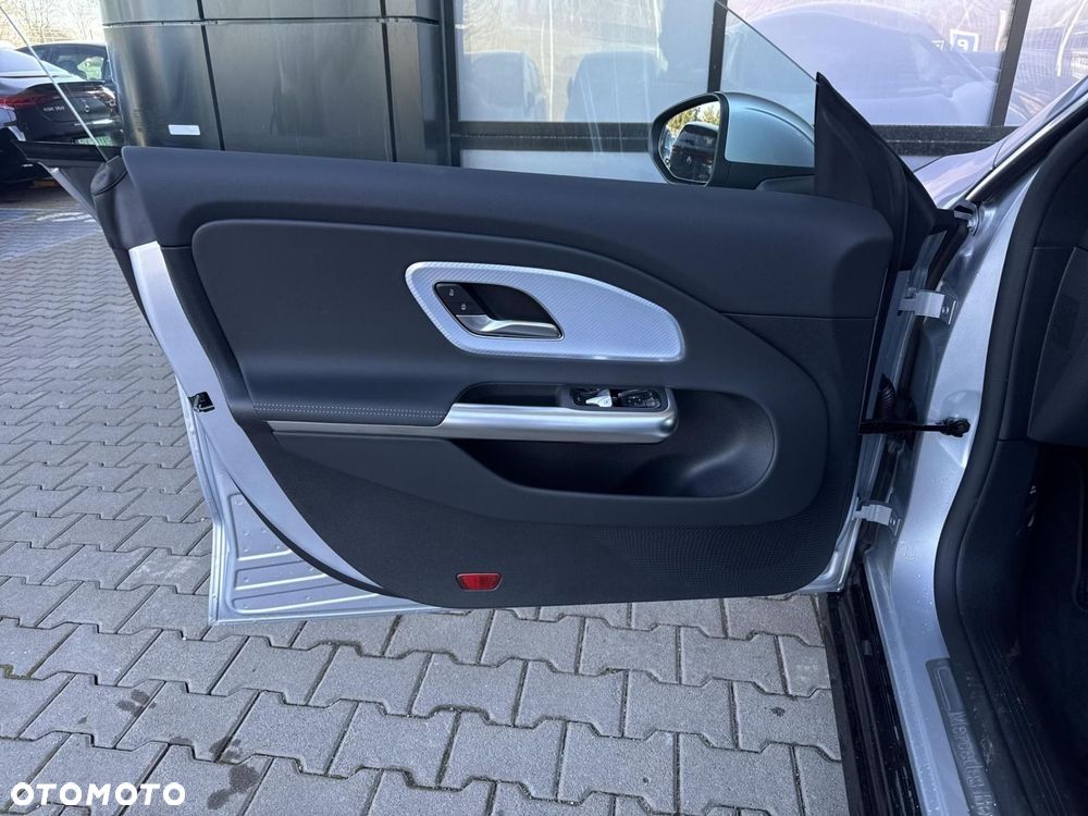 Mercedes-Benz CLA - 10