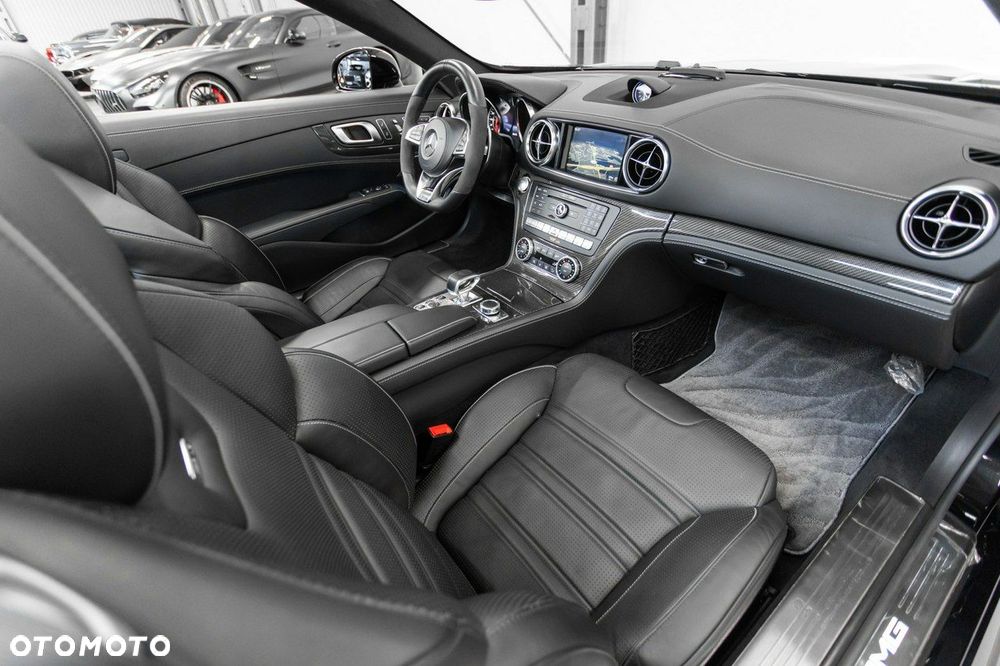 Mercedes-Benz SL 63 AMG - 25