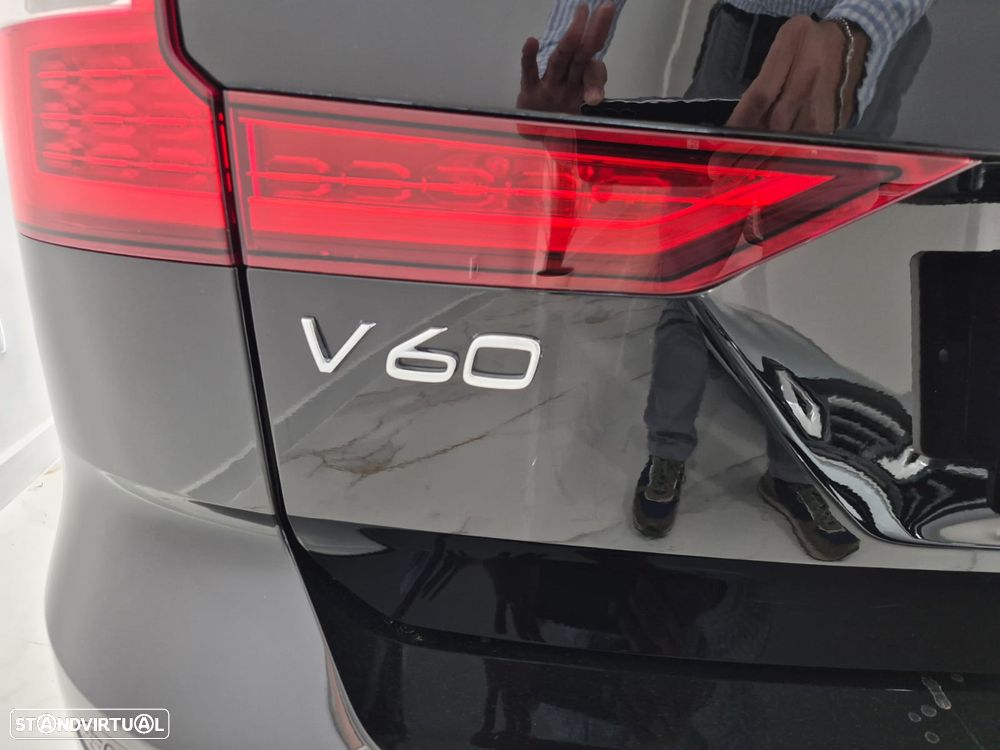 Volvo V60 2.0 B4 Momentum Core Geartronic - 9