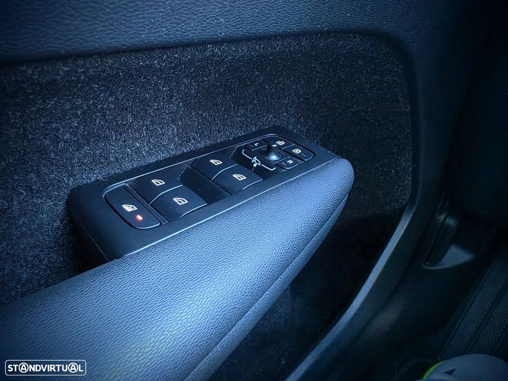 Volvo XC 40 1.5 T5 PHEV R-Design - 33