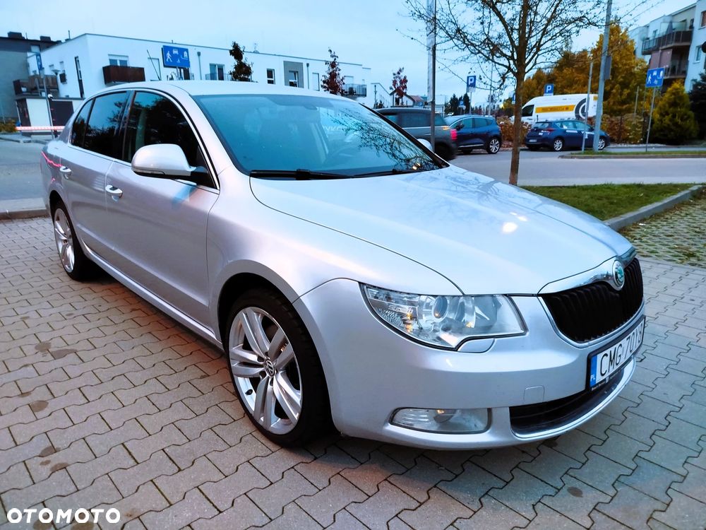Skoda Superb 2.0 TDI DSG Exclusive - 23