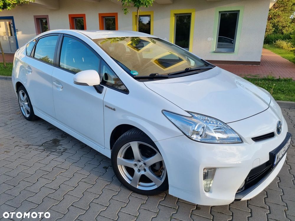 Toyota Prius (Hybrid) Life - 2