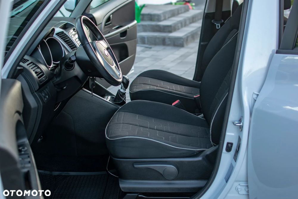 Kia Venga - 29