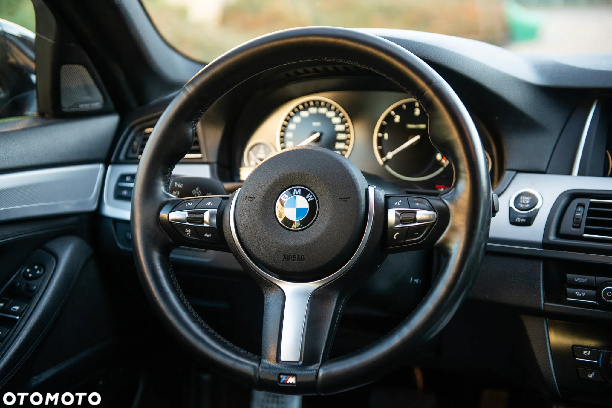 BMW Seria 5 530d Touring Blue Performance Sport-Aut - 32