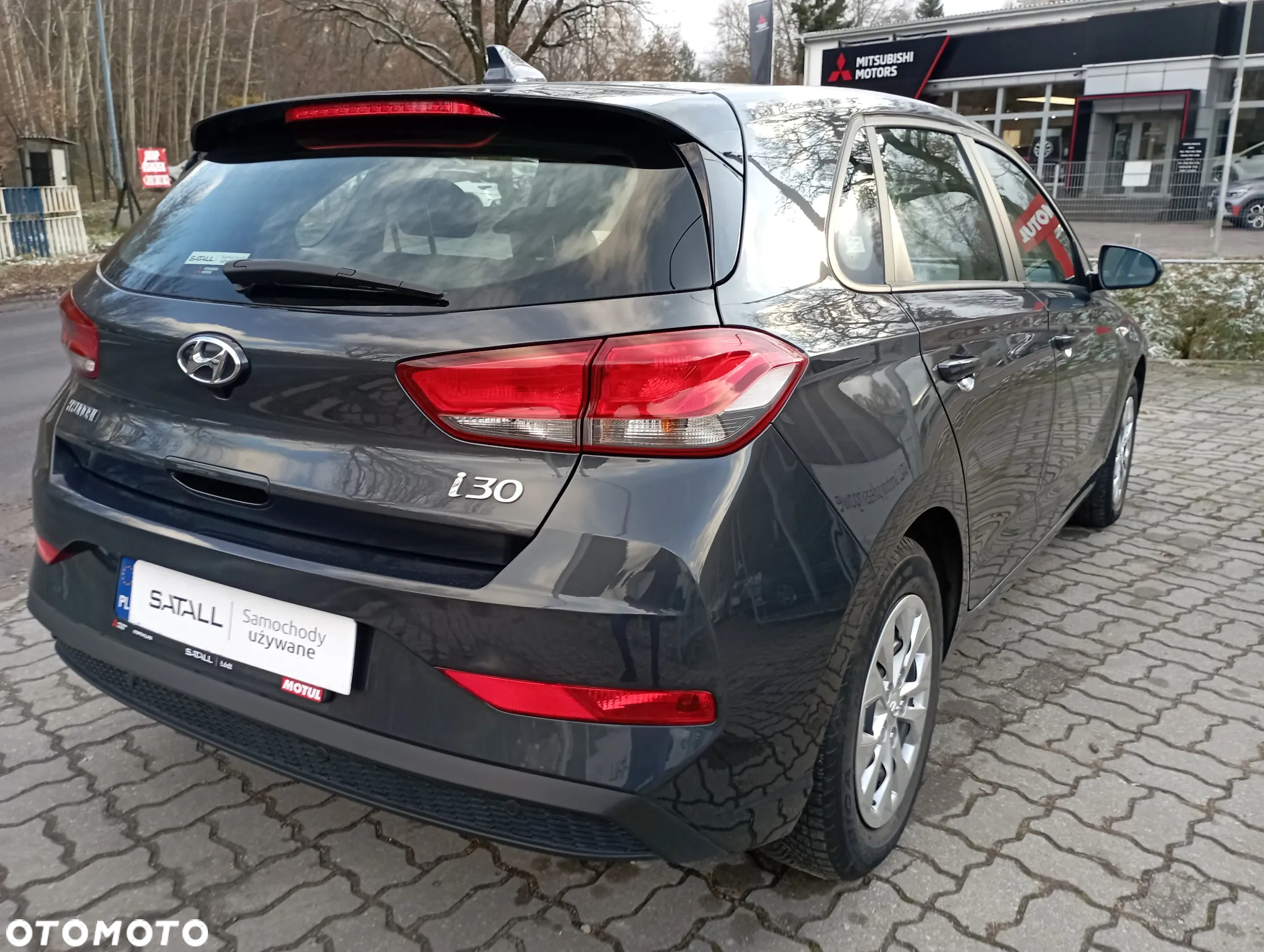 Hyundai i30 1.5 DPI Classic + - 13