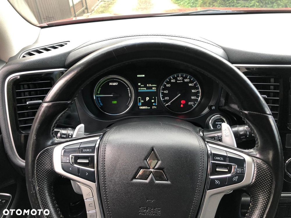 Mitsubishi Outlander 2.0 4WD - 7