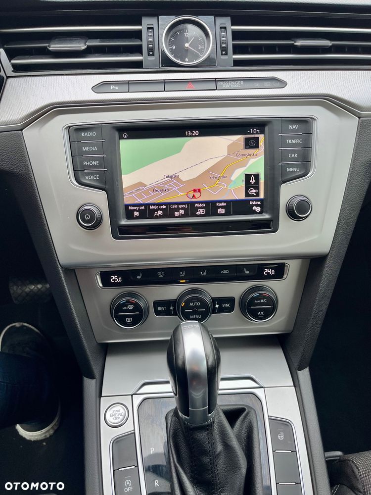 Volkswagen Passat 2.0 TDI SCR DSG BlueMotion Comfortline - 19