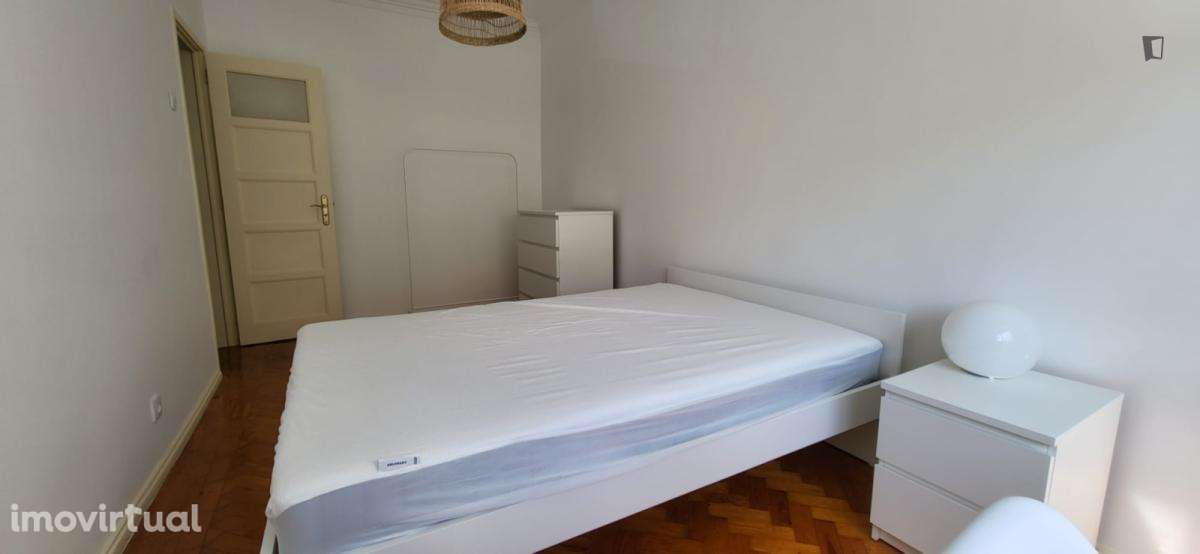 Quarto - localizado em Amadora Lisbon - Grande imagem: 5/6