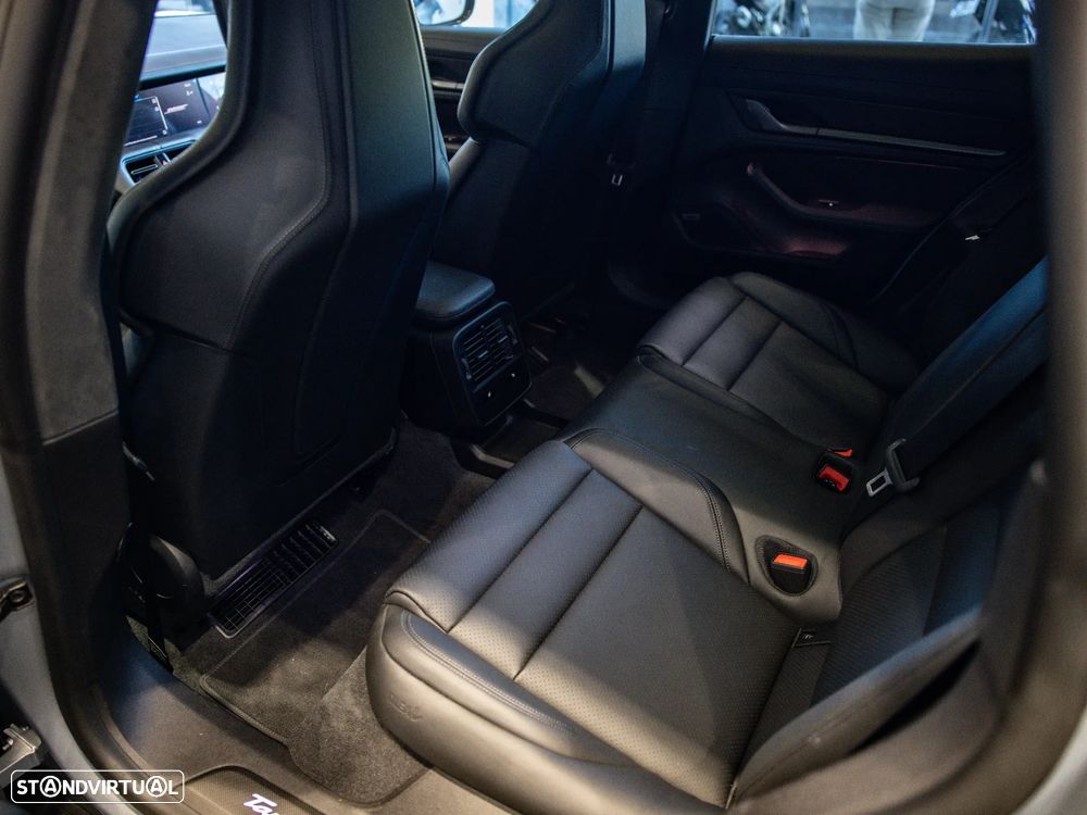 Porsche Taycan Sport Turismo Turbo - 29