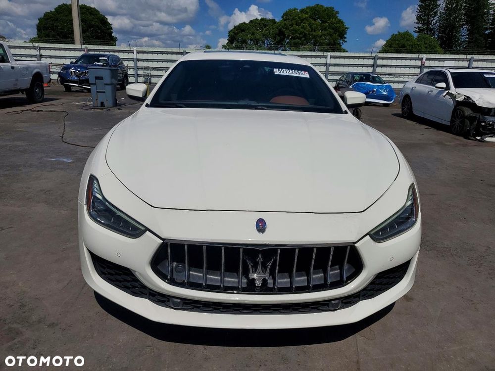 Maserati Ghibli - 2