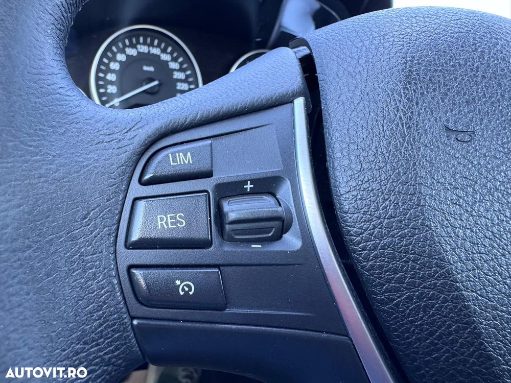 BMW Seria 3 318d Aut. - 27