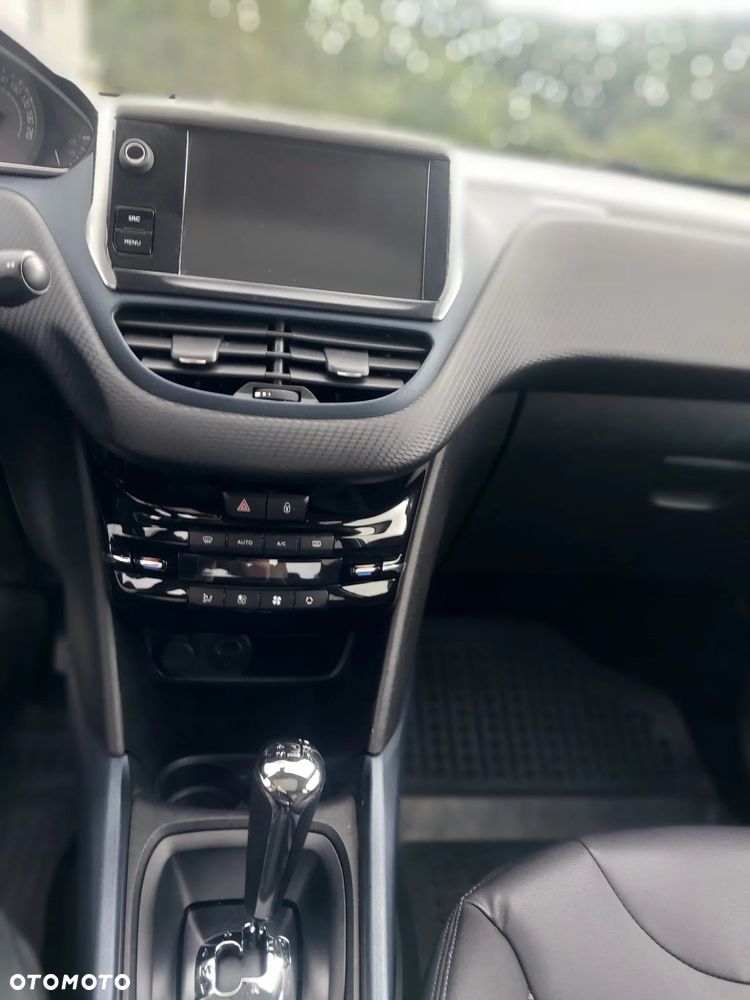 Peugeot 2008 82 e-VTI ETG5 Allure - 5