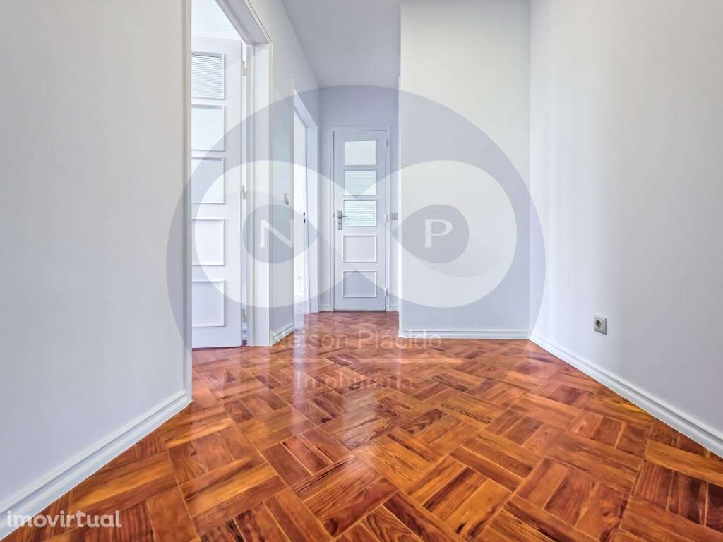 T2 na Pontinha, com 2 Frentes Solares, a 6 min. a pé do Metro da Po... - Grande imagem: 2/16