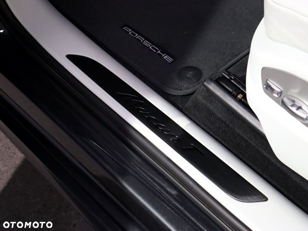 Porsche Macan T - 31