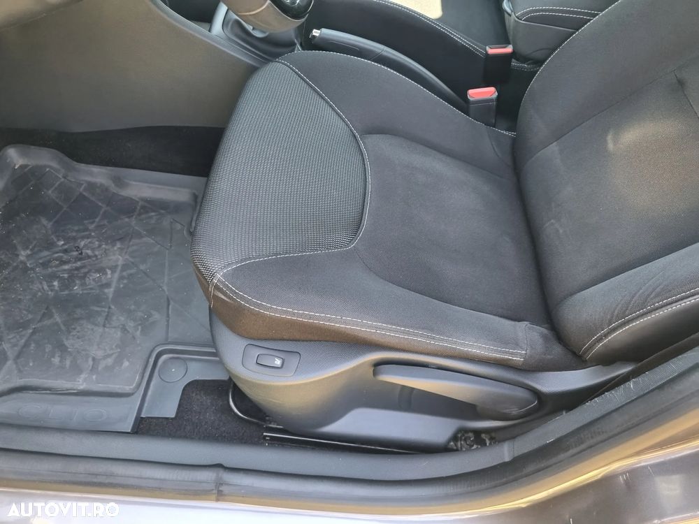 Renault Clio - 13