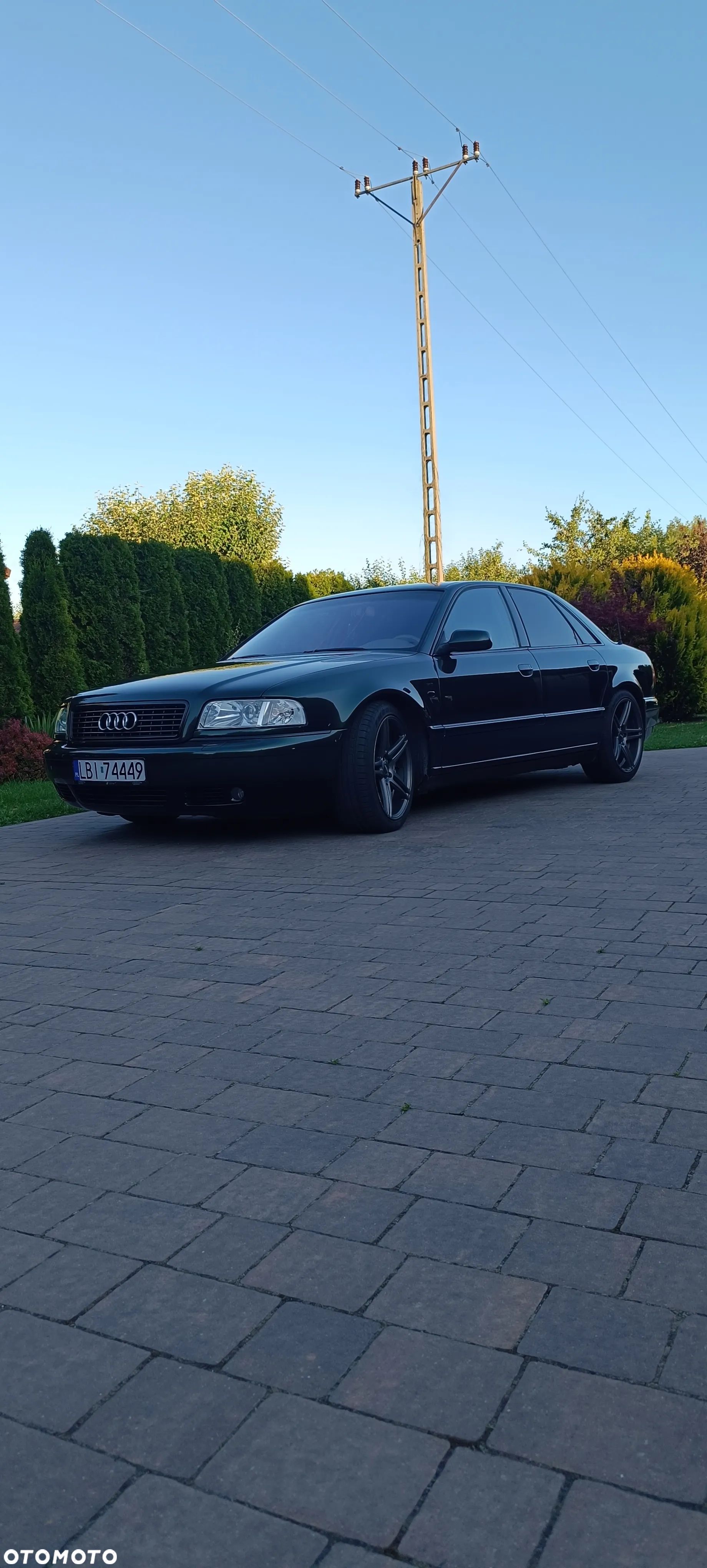 Audi A8 4.2 Quattro - 1