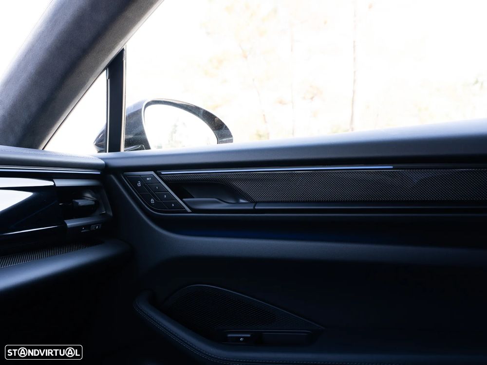 Porsche Macan Electric Turbo - 26
