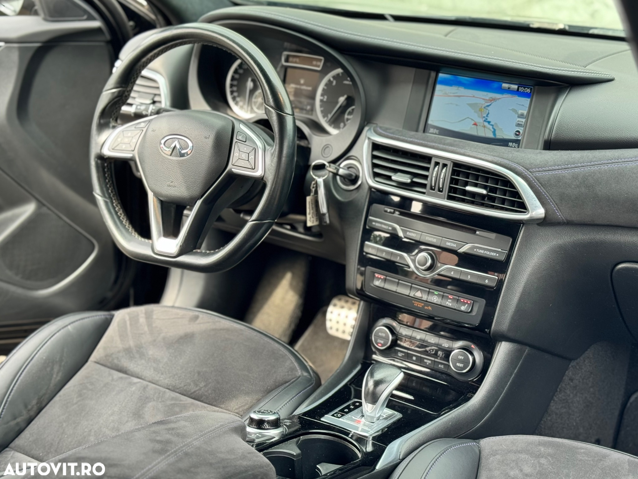 Infiniti Q30 2.2d DCT Sport City Black - 7