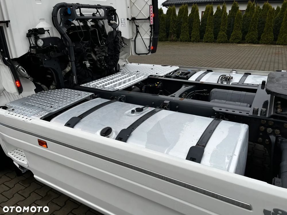Scania R 580 V8 SPROWADZONA Z FRANCJI SERWISOWANA RETARDER DWA ZBIORNIKI FELGI ALUMINIOWE LODÓWKA - 6