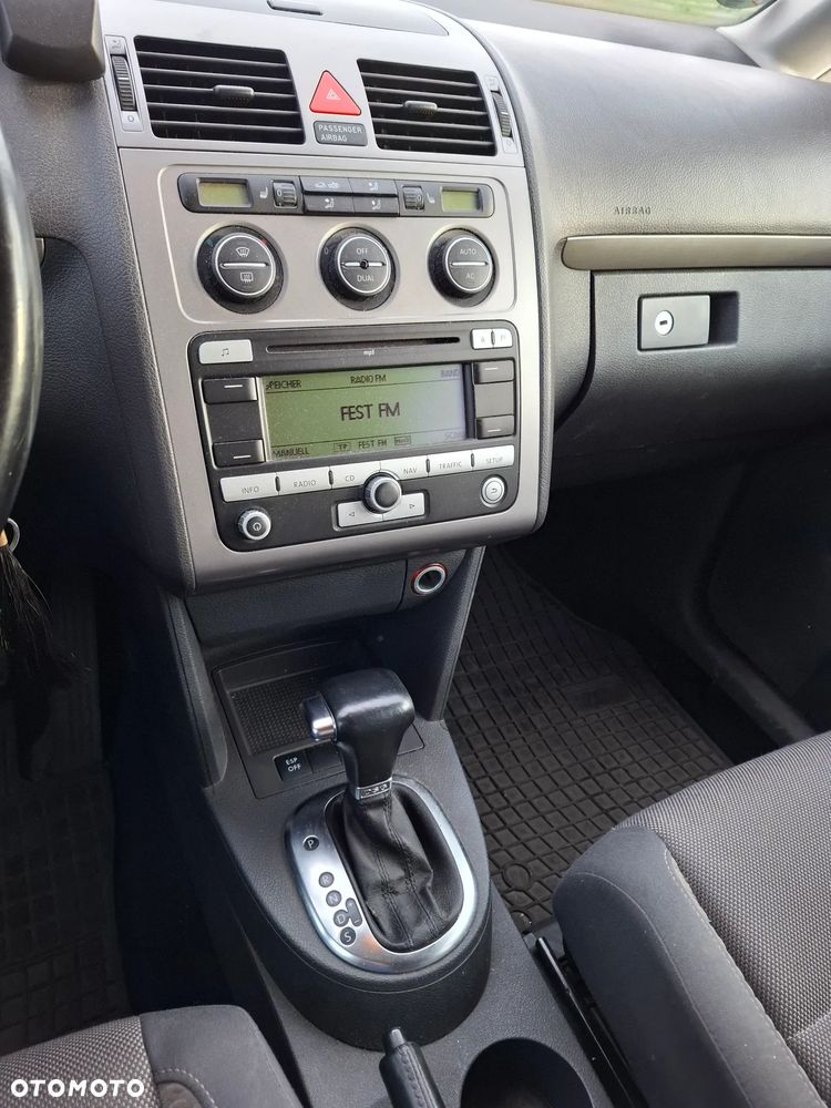 Volkswagen Touran 2.0 TDI DPF Cross DSG - 12