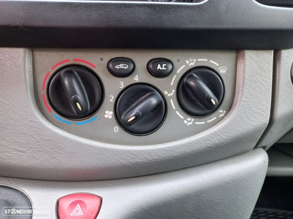 Renault Trafic 2.0 Dci teto alto - 7