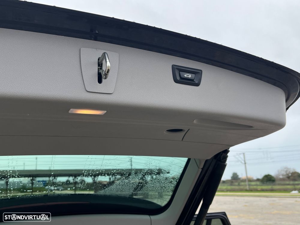 BMW 318 d xDrive Sport Line - 6