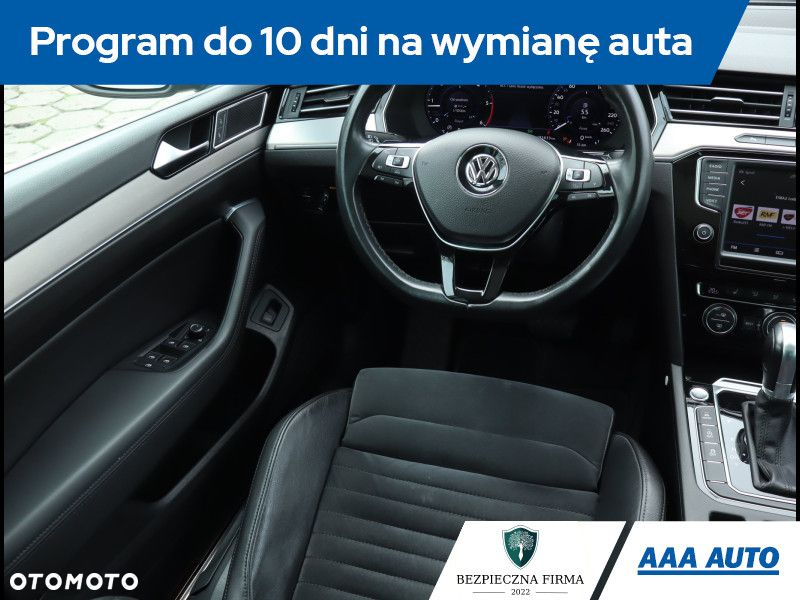 Volkswagen Passat - 8