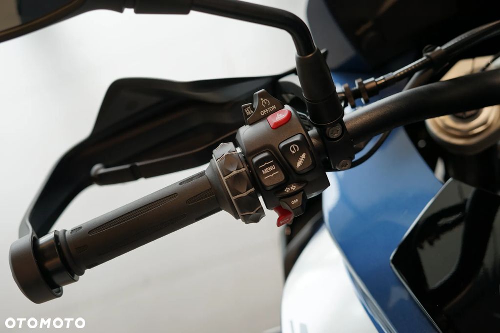 BMW S - 26