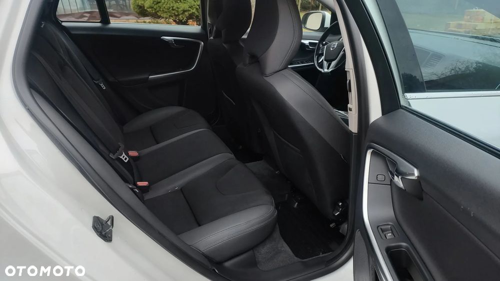 Volvo V60 D5 AWD Geartronic Momentum - 15