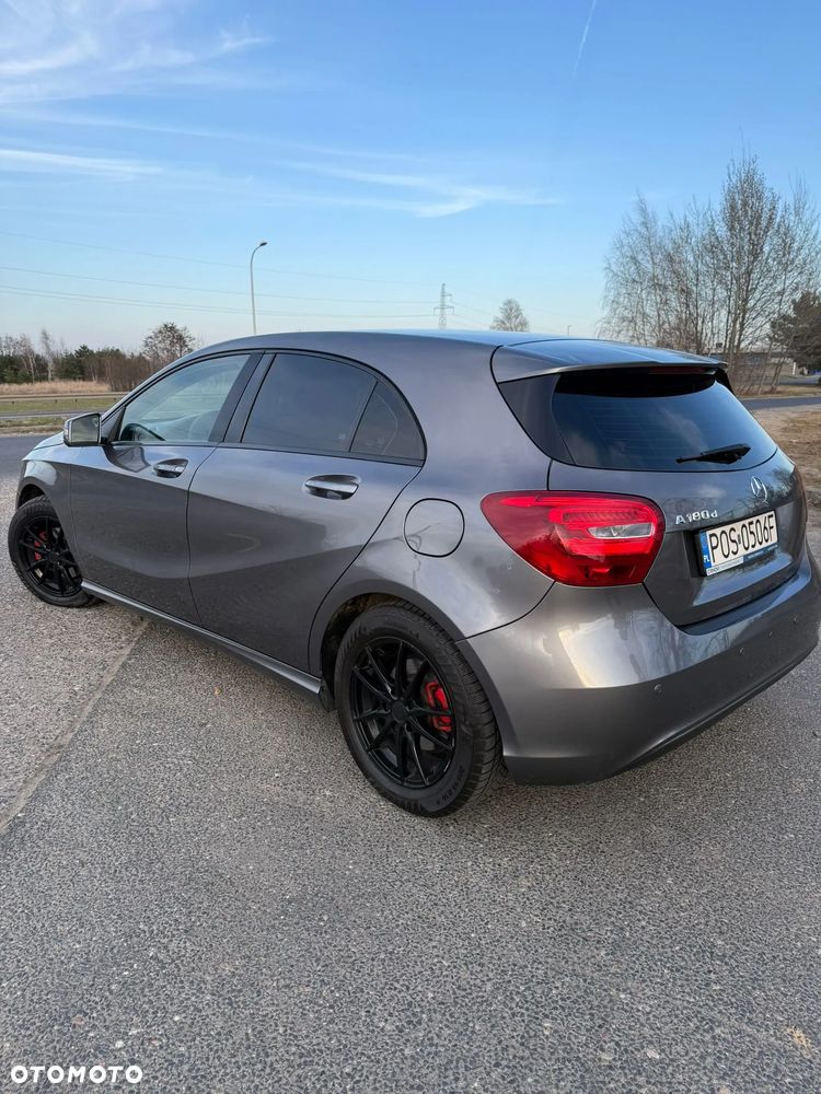 Mercedes-Benz Klasa A 180 d 7G-DCT Activity Edition - 6