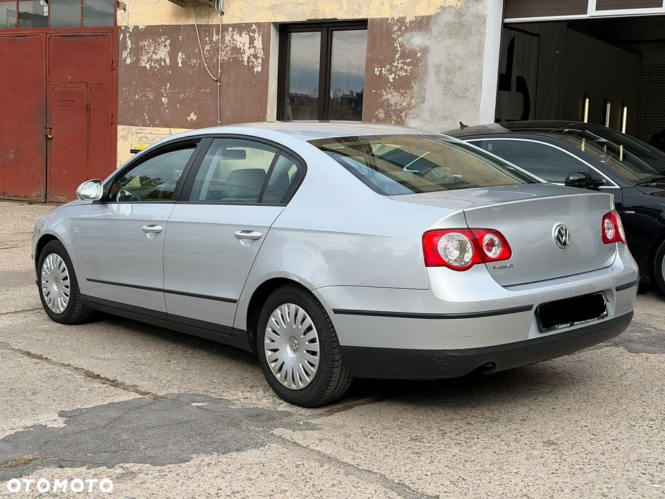 Volkswagen Passat - 2