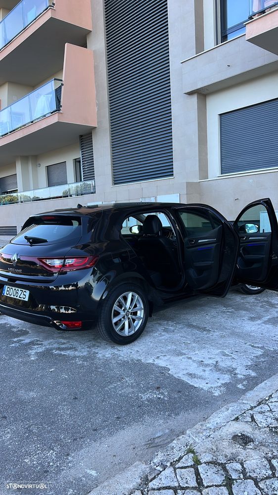 Renault Mégane E-Tech - 4