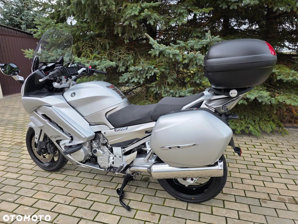 Yamaha FJR - 32