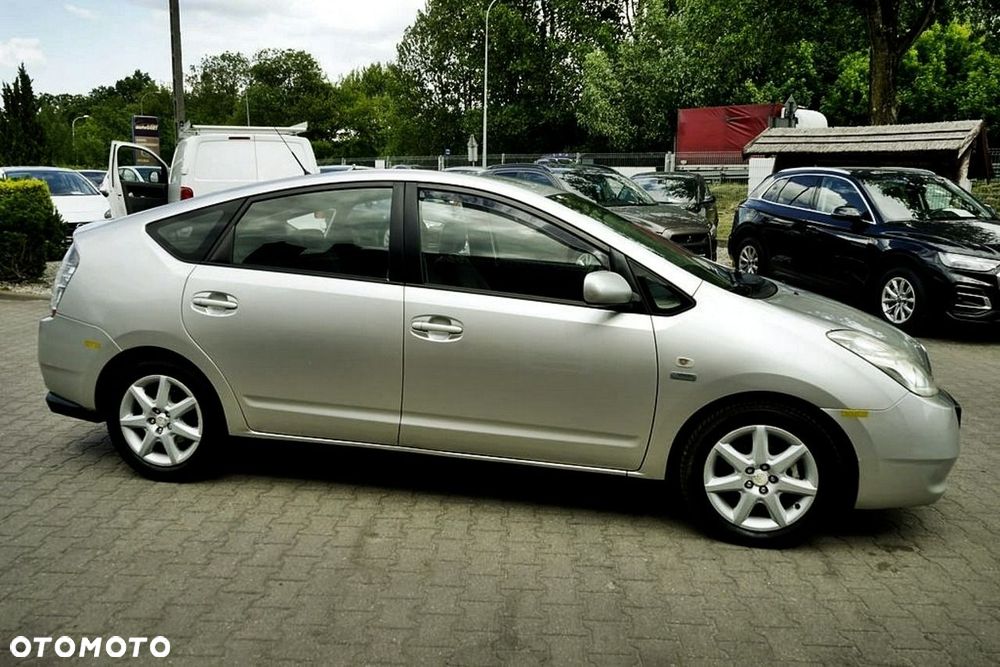Toyota Prius - 12