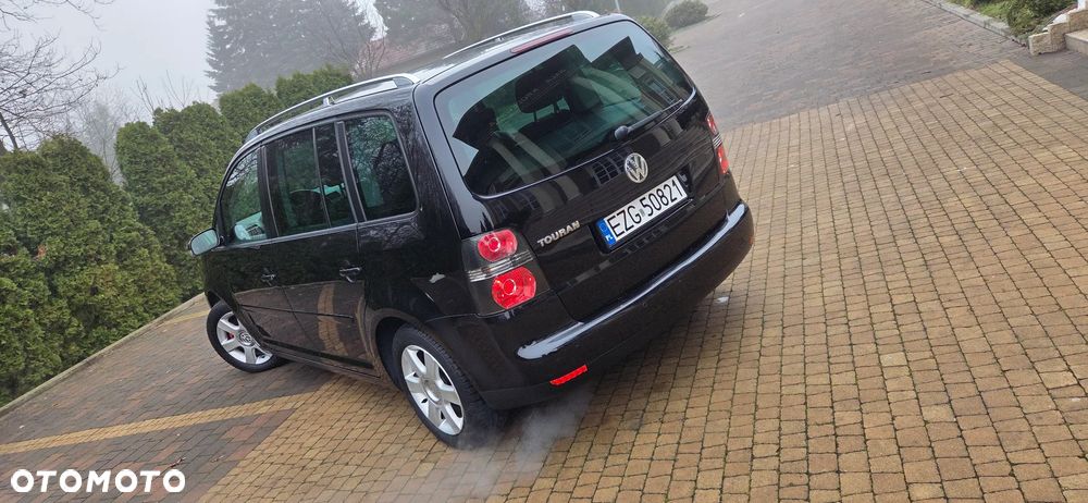 Volkswagen Touran 2.0 TDI DPF Highline - 3