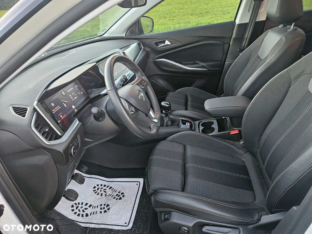 Opel Grandland X 1.2 Start/Stop Business Elegance - 32