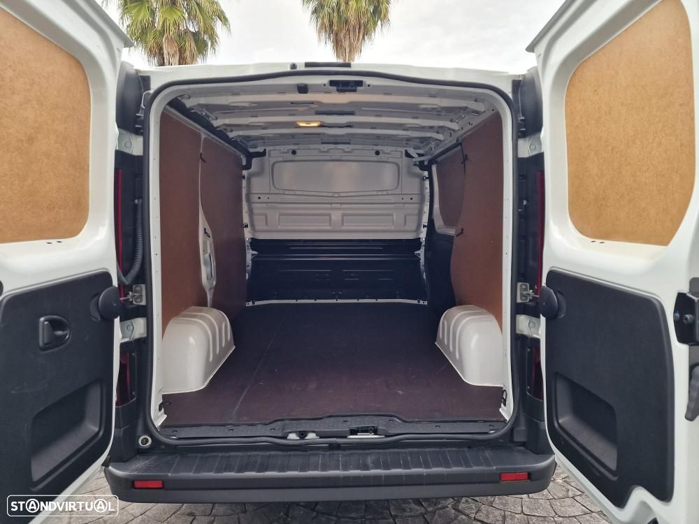 Renault Trafic L1H1 2.0 dci 120CV - 10