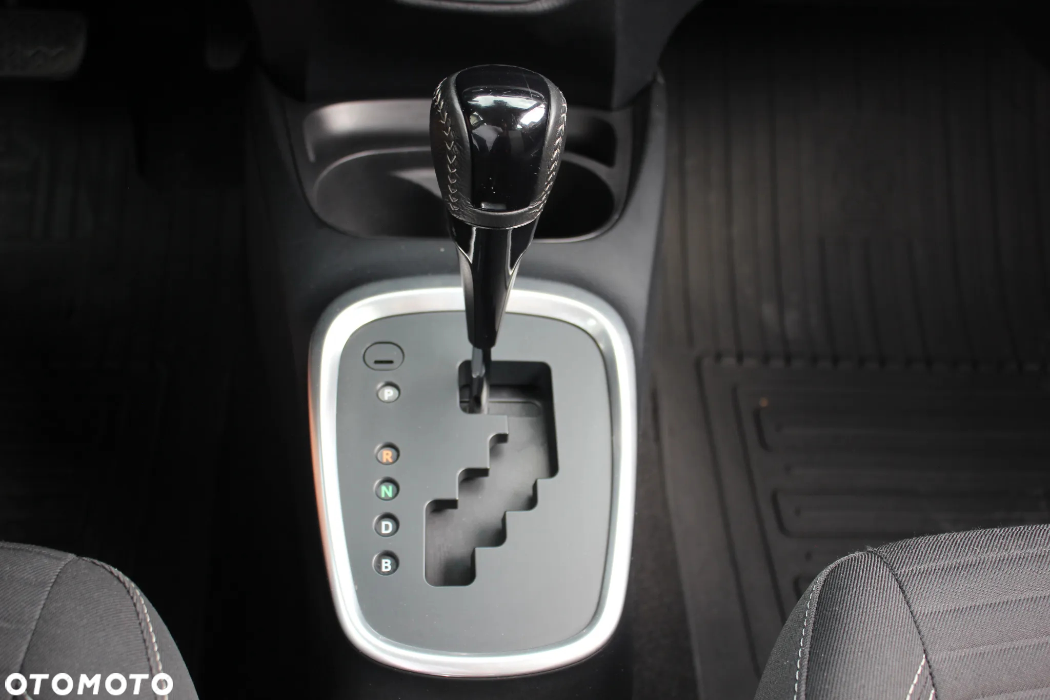 Toyota Yaris Hybrid 1.5 VVT-i Comfort - 18