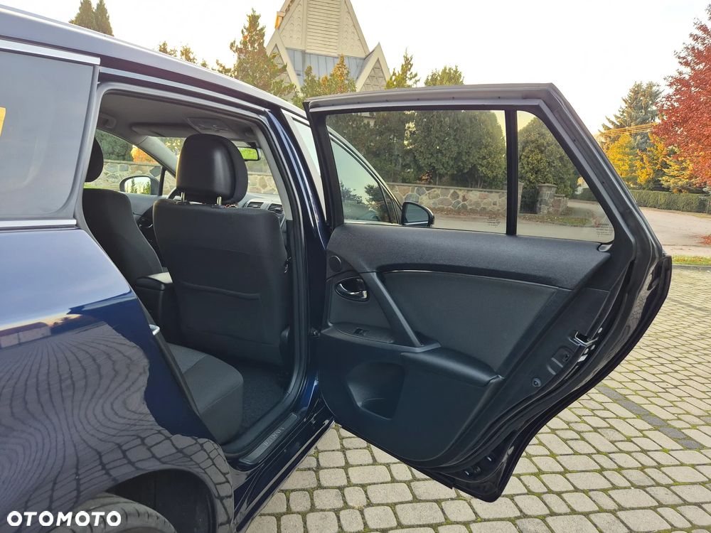 Toyota Avensis 2.0 Prestige NAVI - 33